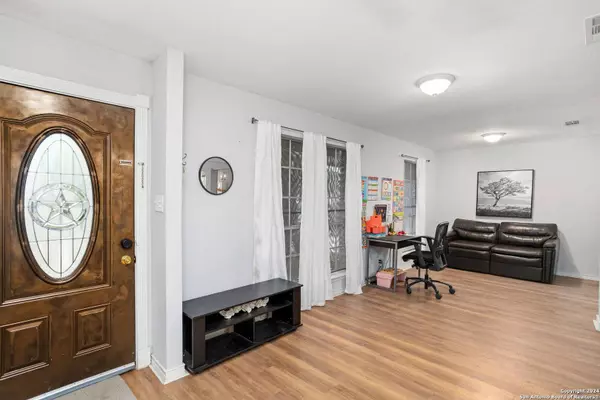 5710 CLEARWOOD ST, San Antonio, TX 78233-4905