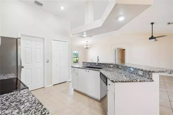 1704 NE 44th ST, Cape Coral, FL 33909