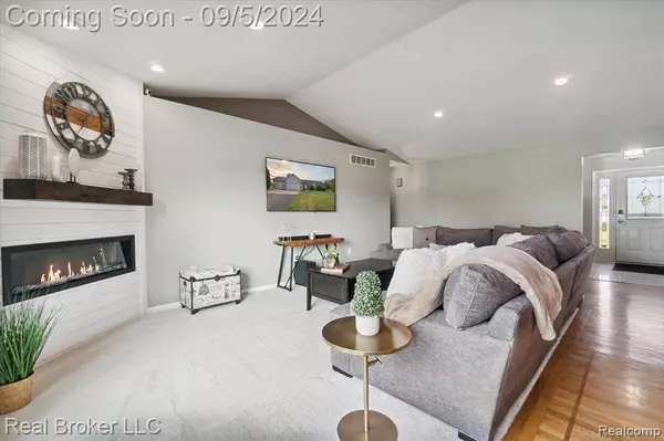 6455 GRAND BLANC Road, Swartz Creek, MI 48473