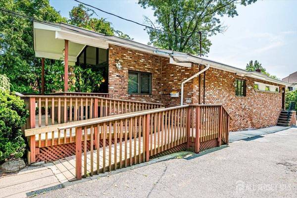 215 Amboy AVE, Metuchen, NJ 08840