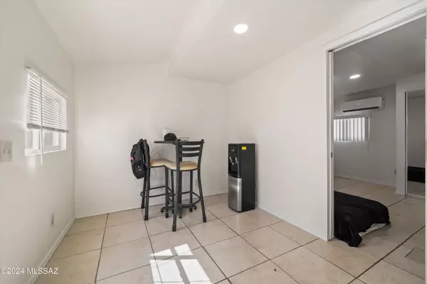 1343 W Emery Street, Tucson, AZ 85745