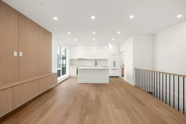 1904 E 8TH AVE, Vancouver, BC V5N 1T8