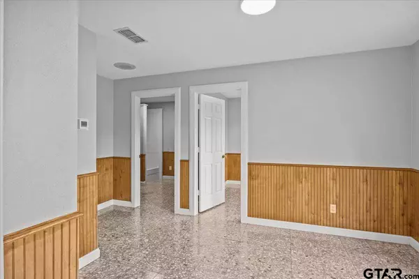 400 W Calvert St Unit A, Troup, TX 75789