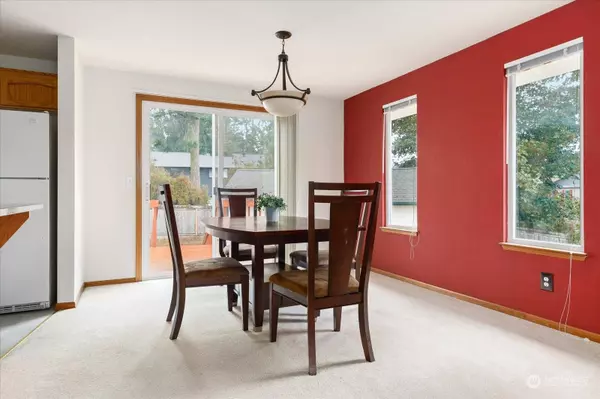 835 SW Fairhaven Drive, Oak Harbor, WA 98277