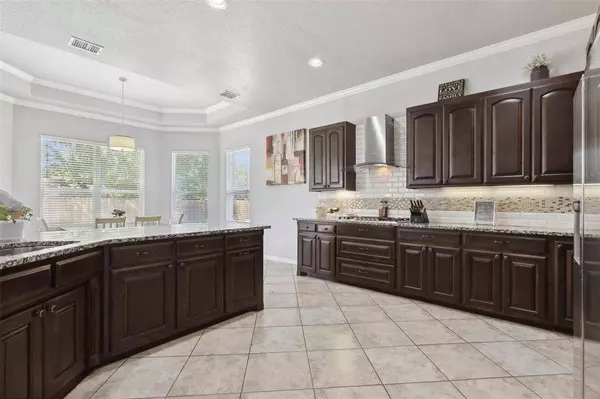 137 Palm Lane, Roanoke, TX 76262