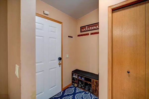 10 Weir Circle, Madison, WI 53719