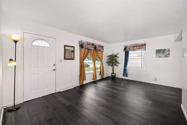 211 E Longfellow Ave, Spokane, WA 99207