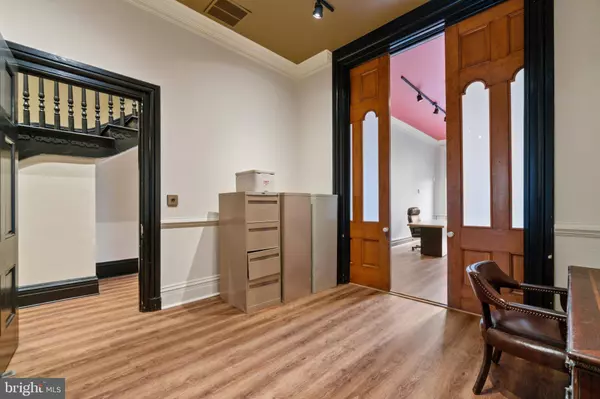 923 N CALVERT ST, Baltimore, MD 21202