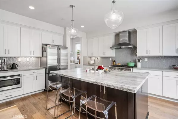 334 E 16th ST, Costa Mesa, CA 92627