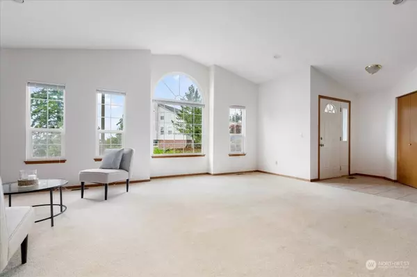 835 SW Fairhaven Drive, Oak Harbor, WA 98277