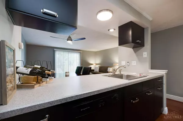 8173 Mill Creek Cir, West Chester, OH 45069