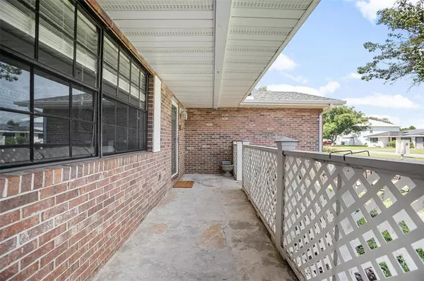 1991 S OLD MILL DR, Deltona, FL 32725