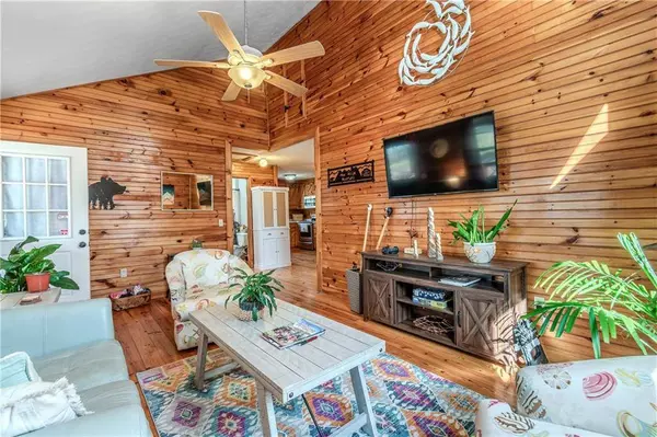 469 Mull DR, Mineral Bluff, GA 30559