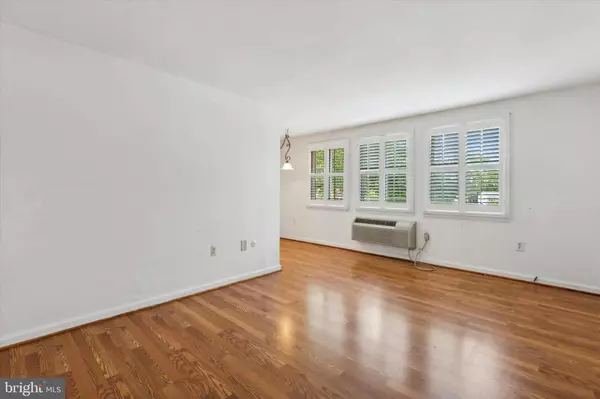 250 TANGLEWOOD LN #M-1, King Of Prussia, PA 19406