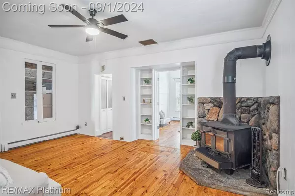 331 E BROOKS Street, Howell, MI 48843