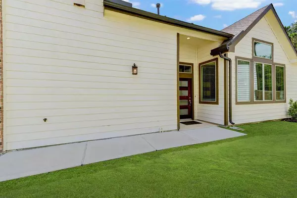 263 S Spotted Fern DR, Montgomery, TX 77316