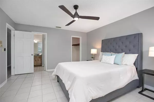 1991 S OLD MILL DR, Deltona, FL 32725