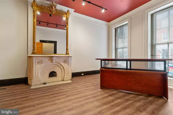 923 N CALVERT ST, Baltimore, MD 21202