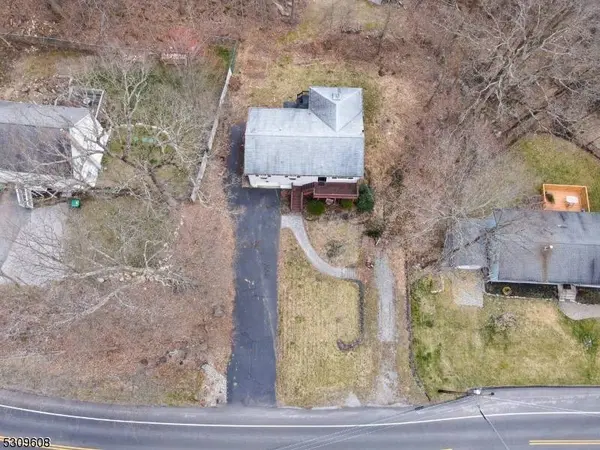 14 Old Coach Rd, Vernon Twp., NJ 07462