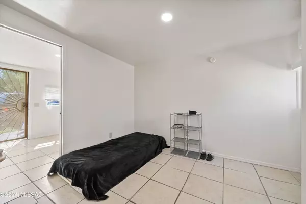 1343 W Emery Street, Tucson, AZ 85745