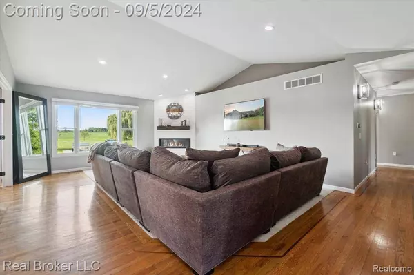 6455 GRAND BLANC Road, Swartz Creek, MI 48473