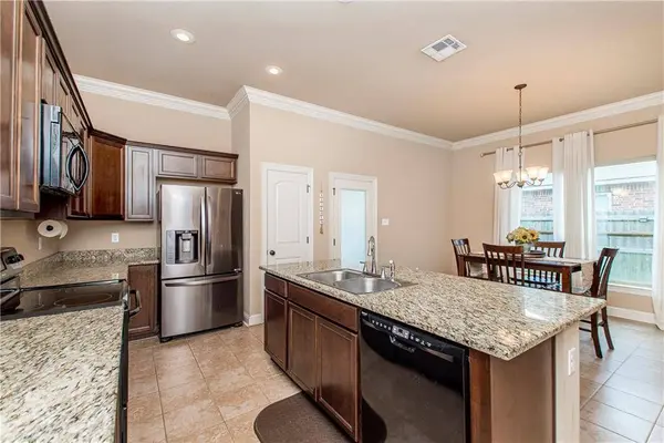 23195 MANGO DR, Denham Springs, LA 70726