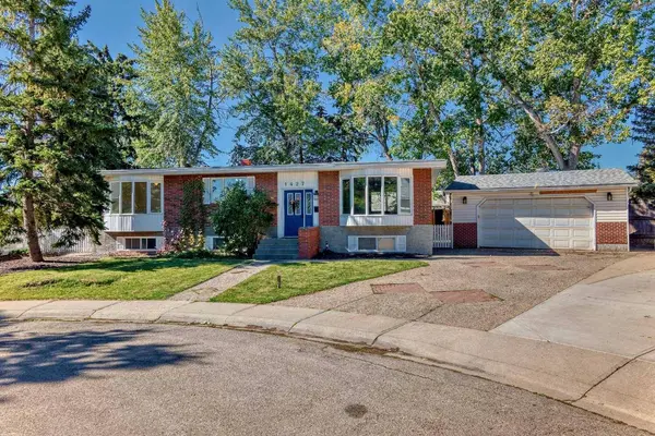 1427 Southdale PL SW, Calgary, AB T2W 0X8