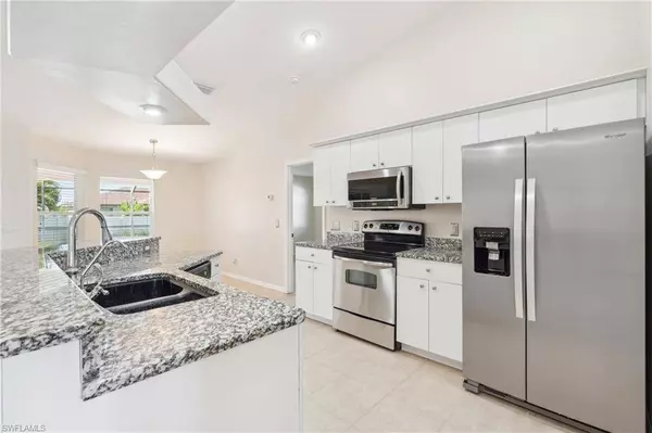 1704 NE 44th ST, Cape Coral, FL 33909