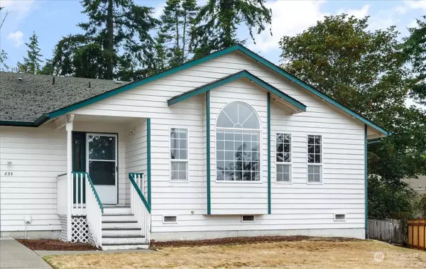 835 SW Fairhaven Drive, Oak Harbor, WA 98277