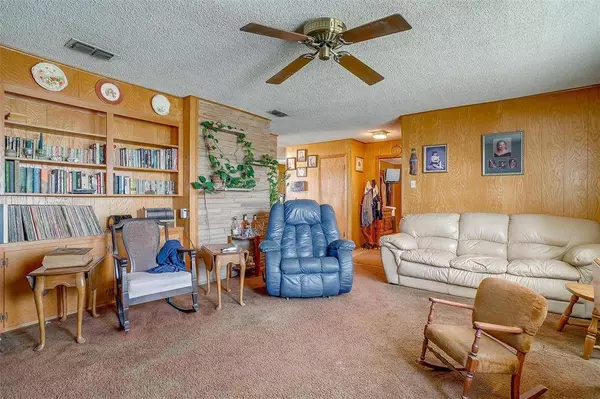 1908 E Bankhead Drive, Weatherford, TX 76086