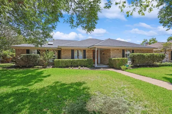 132 N Spring Creek Drive, Richardson, TX 75081