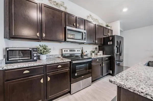 7437 NORTHERN LIGHTS, Gibsonton, FL 33534