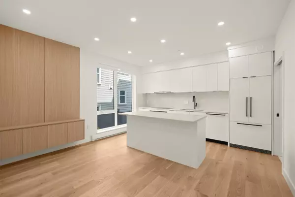 1904 E 8TH AVE, Vancouver, BC V5N 1T8