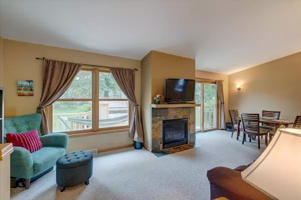 10 Weir Circle, Madison, WI 53719