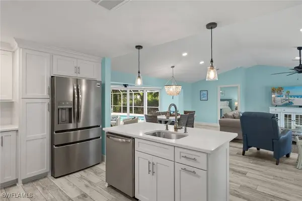 1002 Kings Crown DR, Sanibel, FL 33957