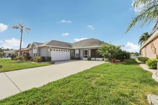 2331 EMERALD LAKE DR, Sun City Center, FL 33573
