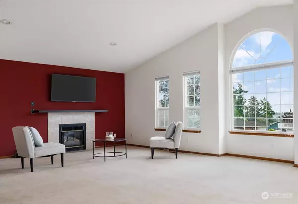 835 SW Fairhaven Drive, Oak Harbor, WA 98277