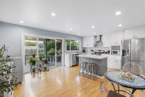 1716 Tanglewood LN, Roseville, CA 95661