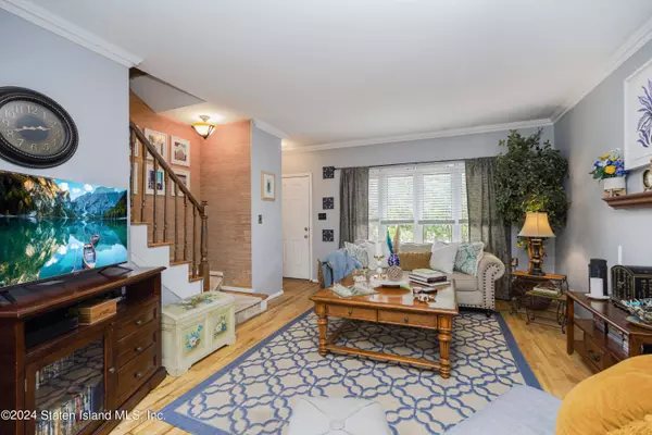 123 Highland RD, Staten Island, NY 10308