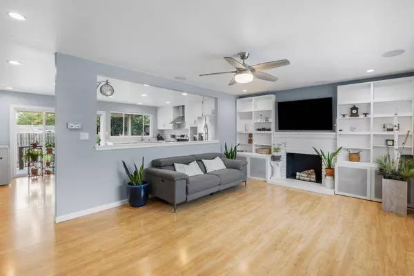 1716 Tanglewood LN, Roseville, CA 95661