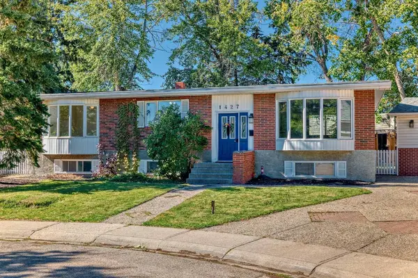 1427 Southdale PL SW, Calgary, AB T2W 0X8