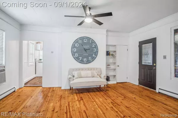 331 E BROOKS Street, Howell, MI 48843