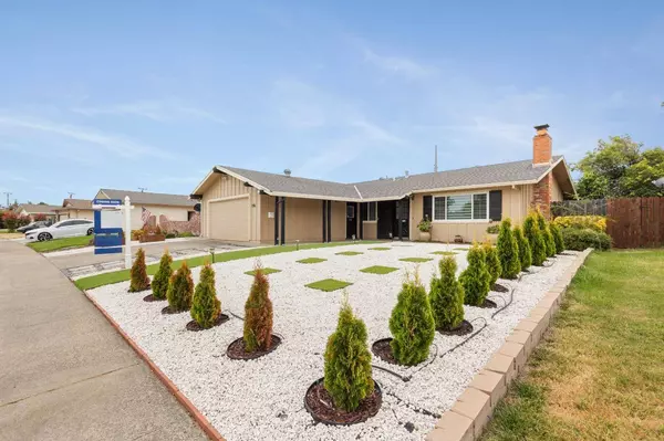 1716 Tanglewood LN, Roseville, CA 95661