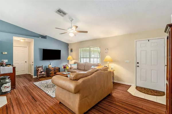 10354 N HOLCOMB DR, Citrus Springs, FL 34434