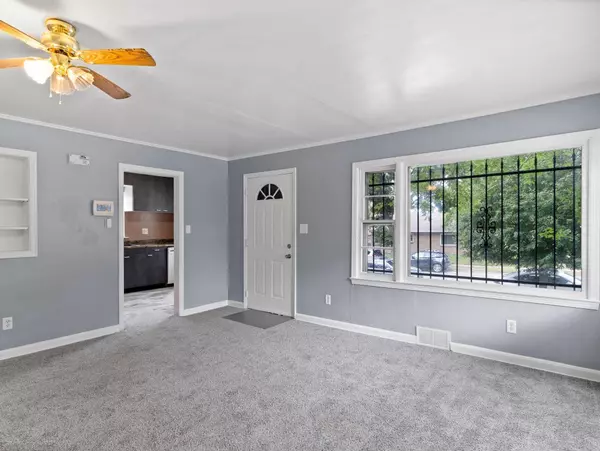 7503 W Thurston Cir, Milwaukee, WI 53218