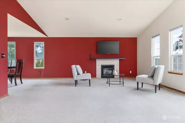 835 SW Fairhaven Drive, Oak Harbor, WA 98277