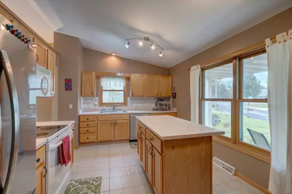 10 Weir Circle, Madison, WI 53719