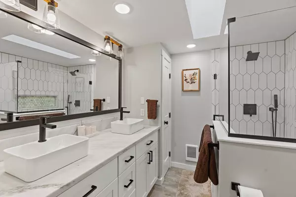 63 Lauer LN, Jemez Springs, NM 87025