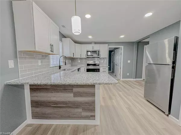 210 Pine ST, Lexington, NC 27292