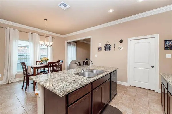 23195 MANGO DR, Denham Springs, LA 70726